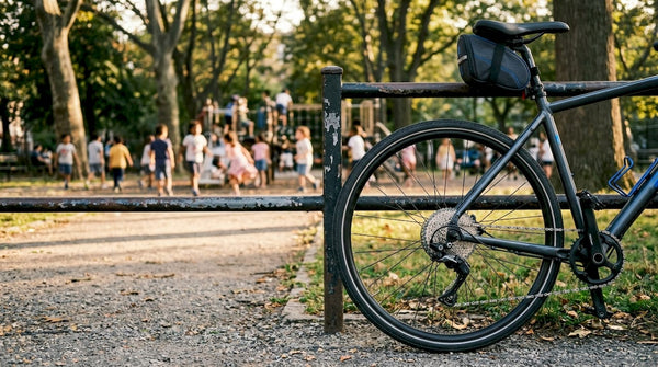 Detailfoto van de naafversnelling en de derailleur op een fiets